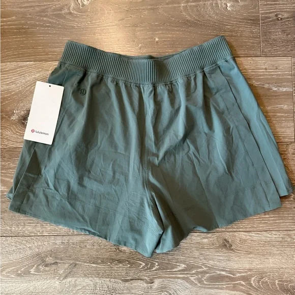 Lululemon Stretch Woven Relaxed Fit High Rise 4” Women's Athletic Shorts